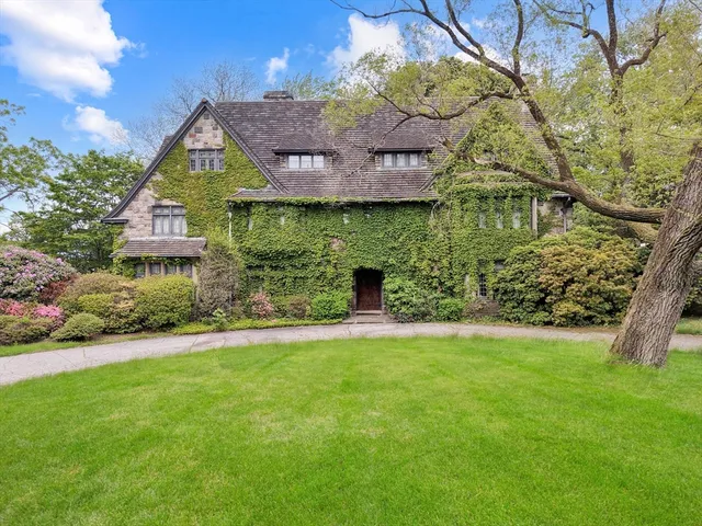 $1,350,000 | 503 Highland Avenue, Fall River, MA 02720