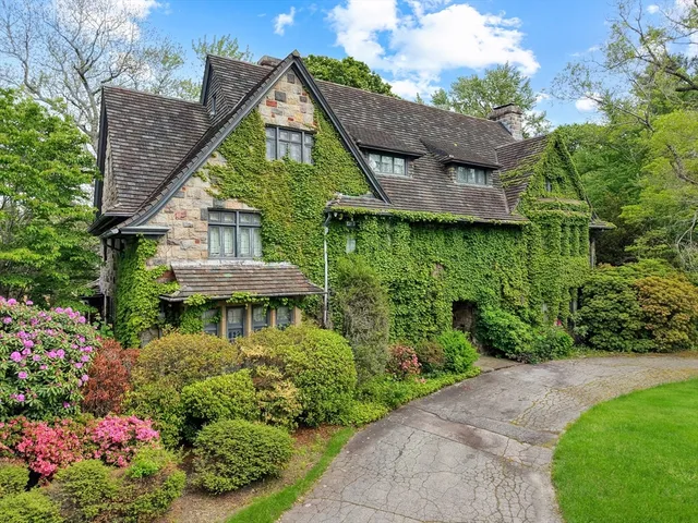 $1,350,000 | 503 Highland Avenue, Fall River, MA 02720