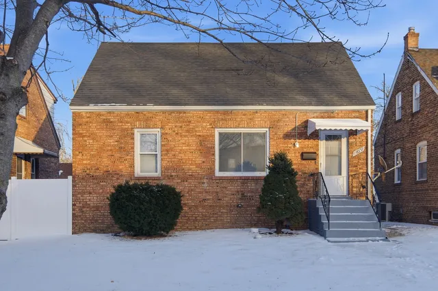$265,000 | 18037 Ridgewood Avenue, Lansing, IL 60438