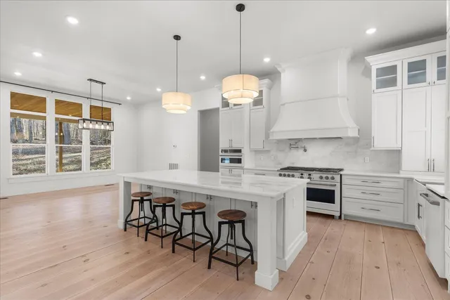 $1,350,000 | 13318 Birchwood Pike, Harrison, TN 37341