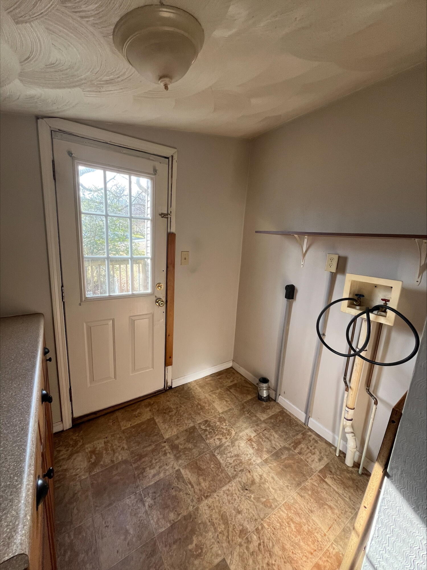 4529 Old Mountain Road Northeast Roanoke, VA 24019 - Photo 16 of 18 a view of a livingroom with a hardwood floor and a window