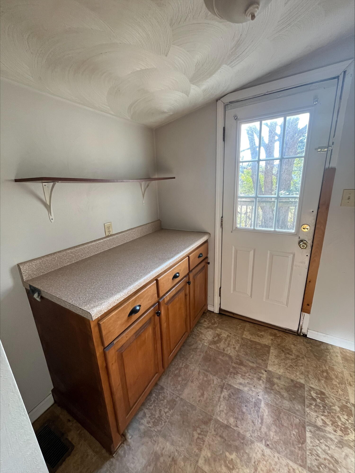 4529 Old Mountain Road Northeast Roanoke, VA 24019 - Photo 3 of 18 a utility room with dryer and washer