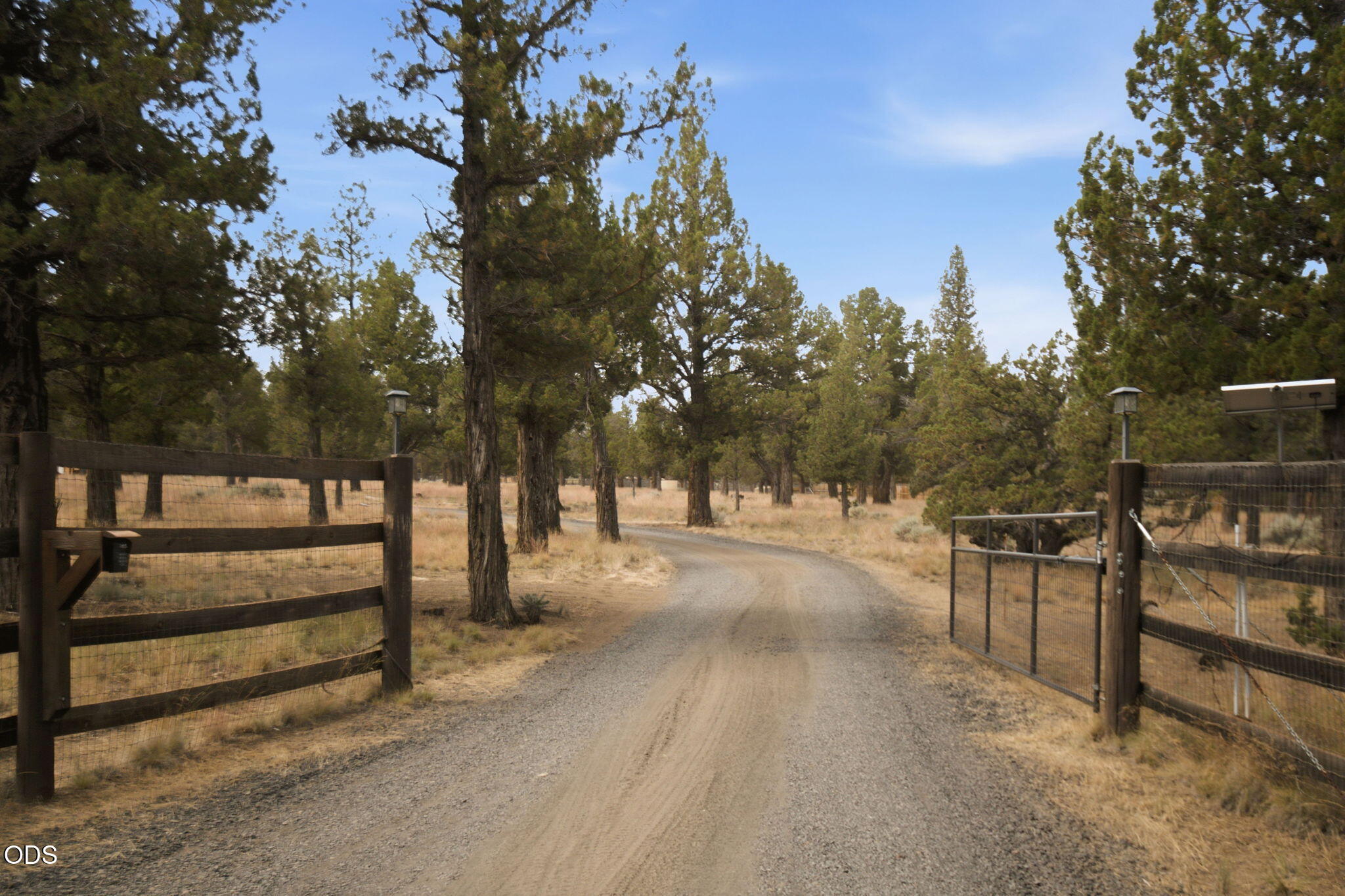 17521 Forked Horn Road Sisters, OR 97759 - Photo 7 of 58