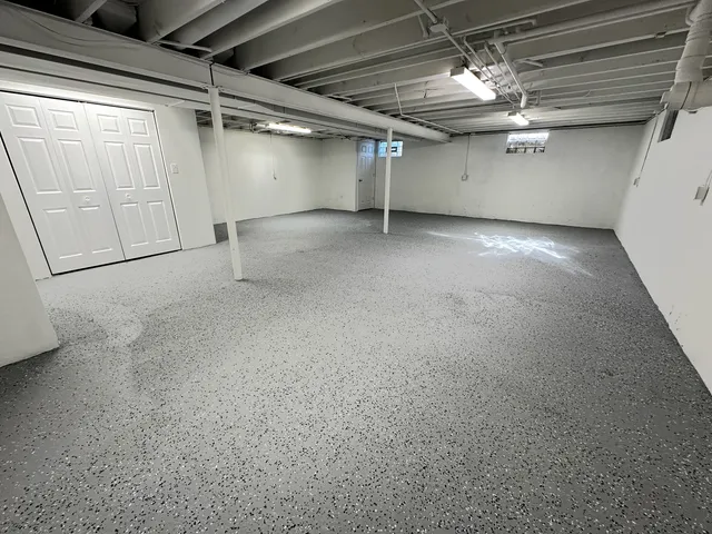 $259,000 | 1229 East 165th Place, South Holland, IL 60473