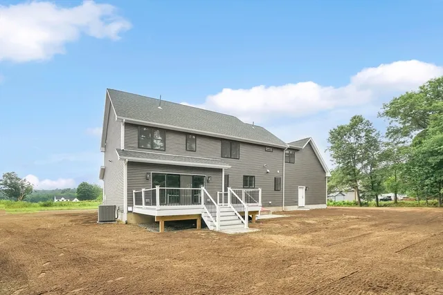 $949,900 | 2 Happy Acres Lane, East Longmeadow, MA 01028