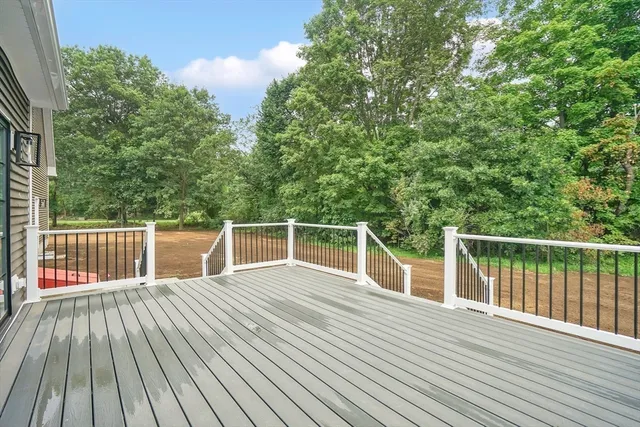 $949,900 | 2 Happy Acres Lane, East Longmeadow, MA 01028