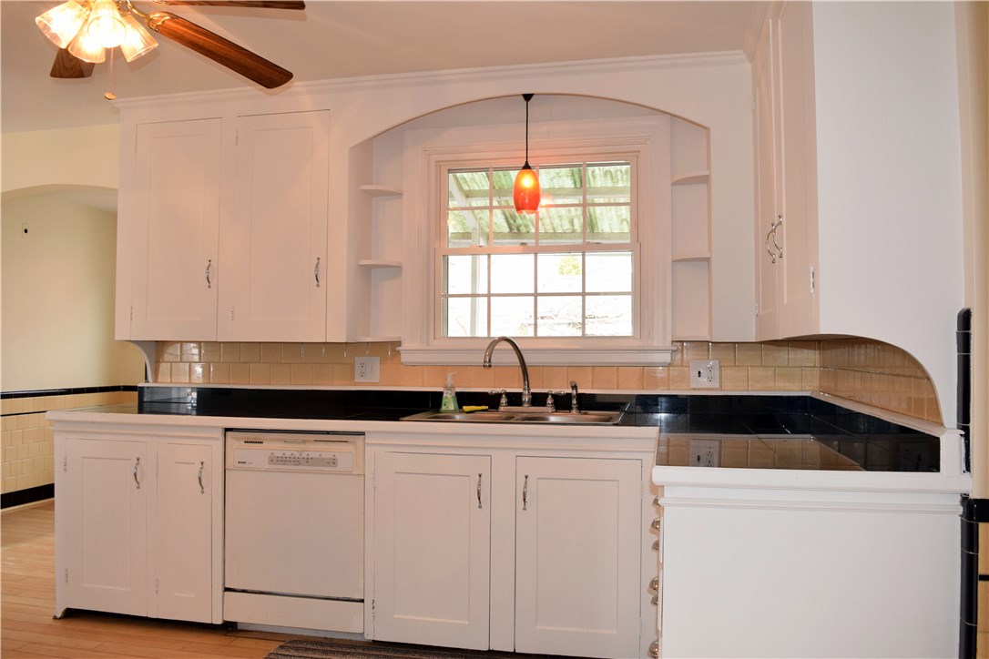 319 Post Road Warwick, RI 02888 - Photo 6 of 19 Gallery Image 6