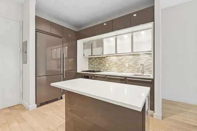 $950,000 | 75 Wall Street, Unit 20N | Financial District