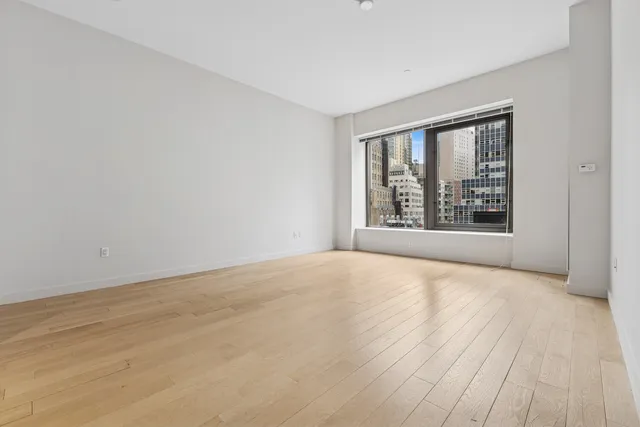 $950,000 | 75 Wall Street, Unit 20N | Financial District