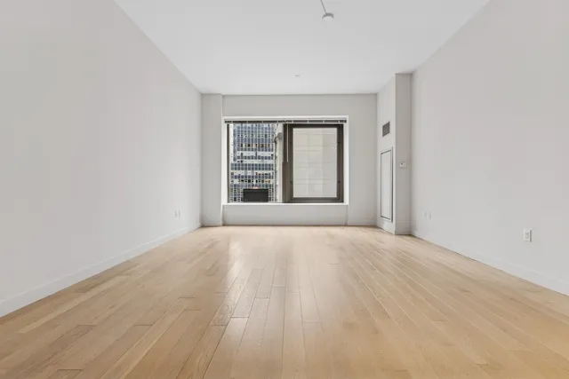 $950,000 | 75 Wall Street, Unit 20N | Financial District