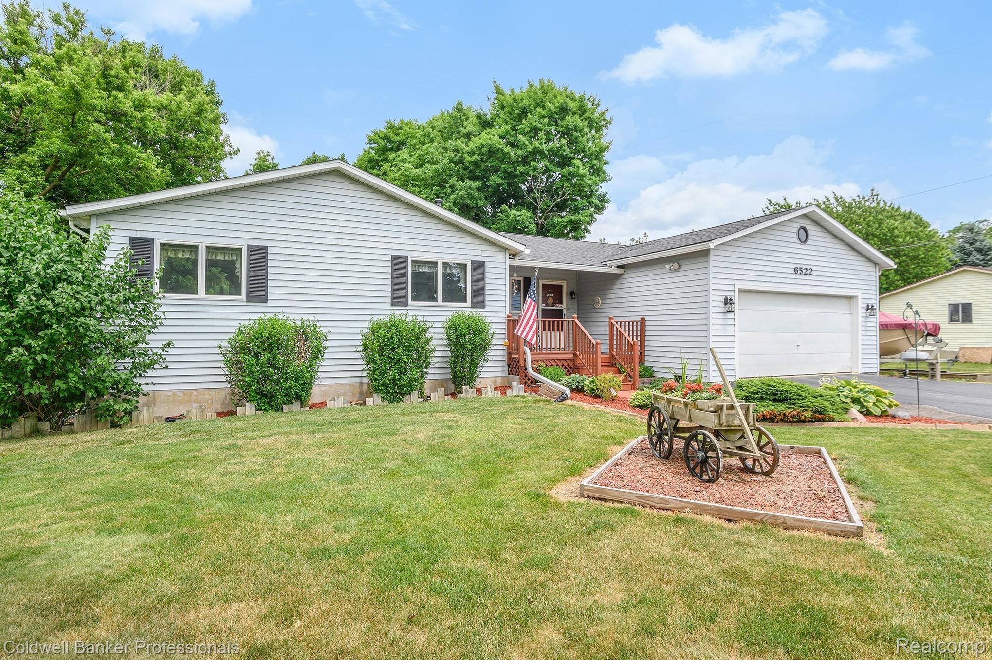 6522 East River Road Flushing, MI 48433 - Photo 2 of 29 Front Of Home