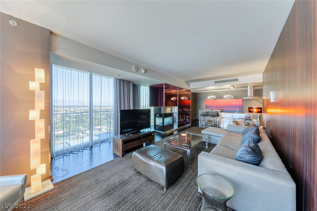 4381 West Flamingo Road, Unit 17301 Las Vegas, NV 89103 - Photo 4 of 35