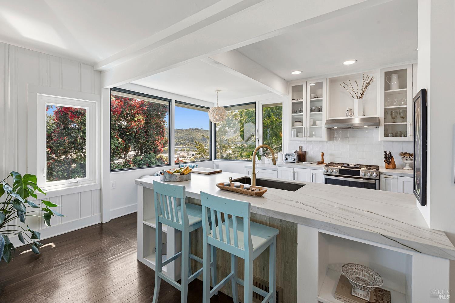 32 Alta Vista Way San Rafael, CA 94901 - Photo 5 of 48