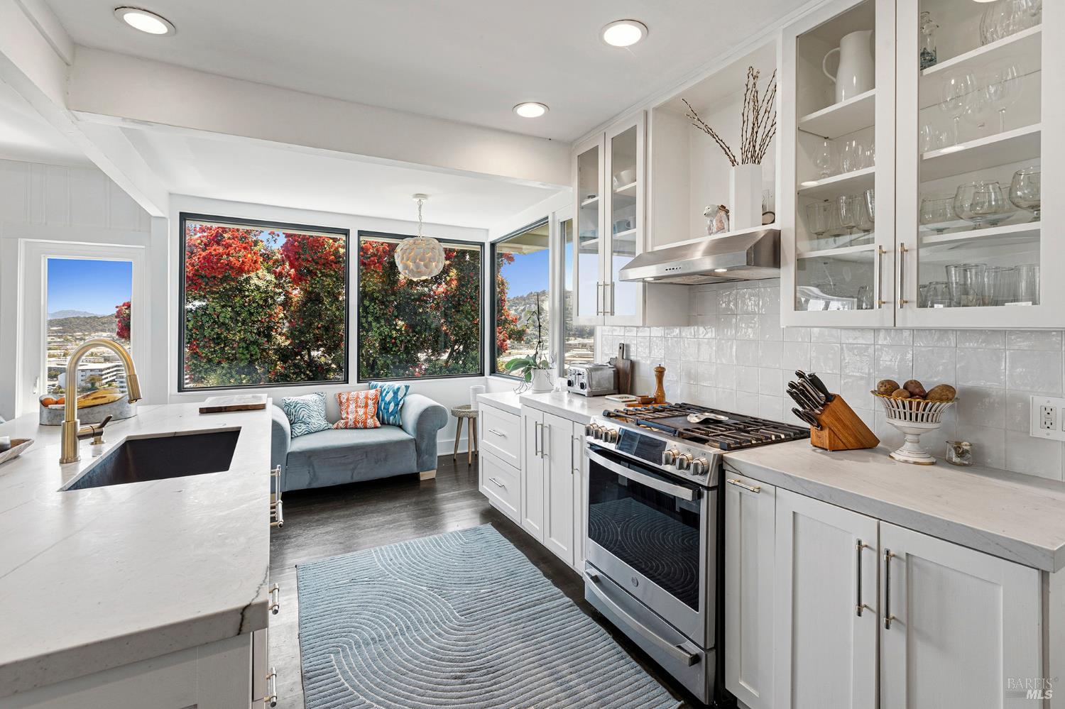 32 Alta Vista Way San Rafael, CA 94901 - Photo 8 of 48