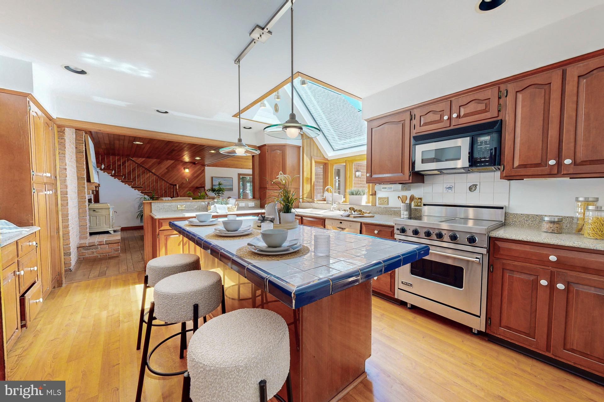 24190 Deep Neck Road Royal Oak, MD 21662 - Photo 29 of 48 Kitchen with center island