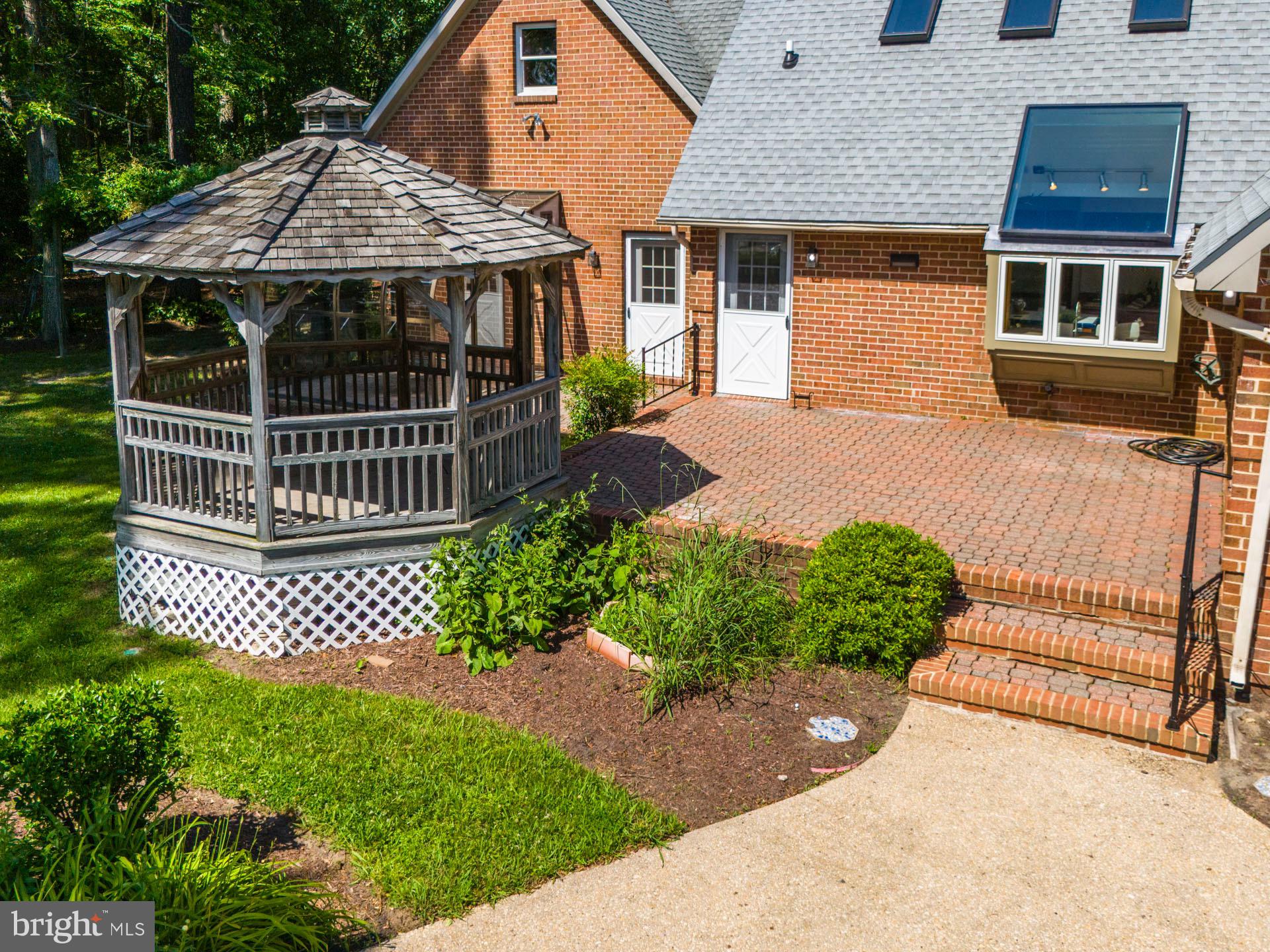 24190 Deep Neck Road Royal Oak, MD 21662 - Photo 44 of 48 poolside gazebo