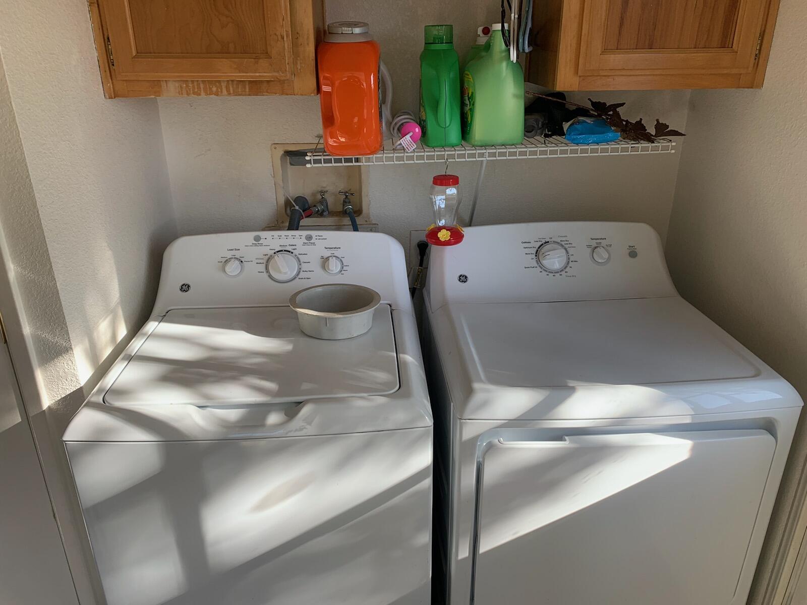 20567 Plymire Road Red Bluff, CA 96080 - Photo 16 of 20 a utility room with dryer and washer