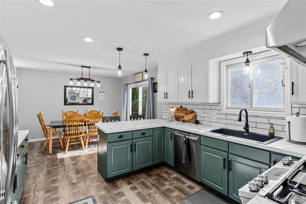 4971 North Tipsico Lake Road Hartland, MI 48353 - Photo 8 of 57 Gallery Image 8