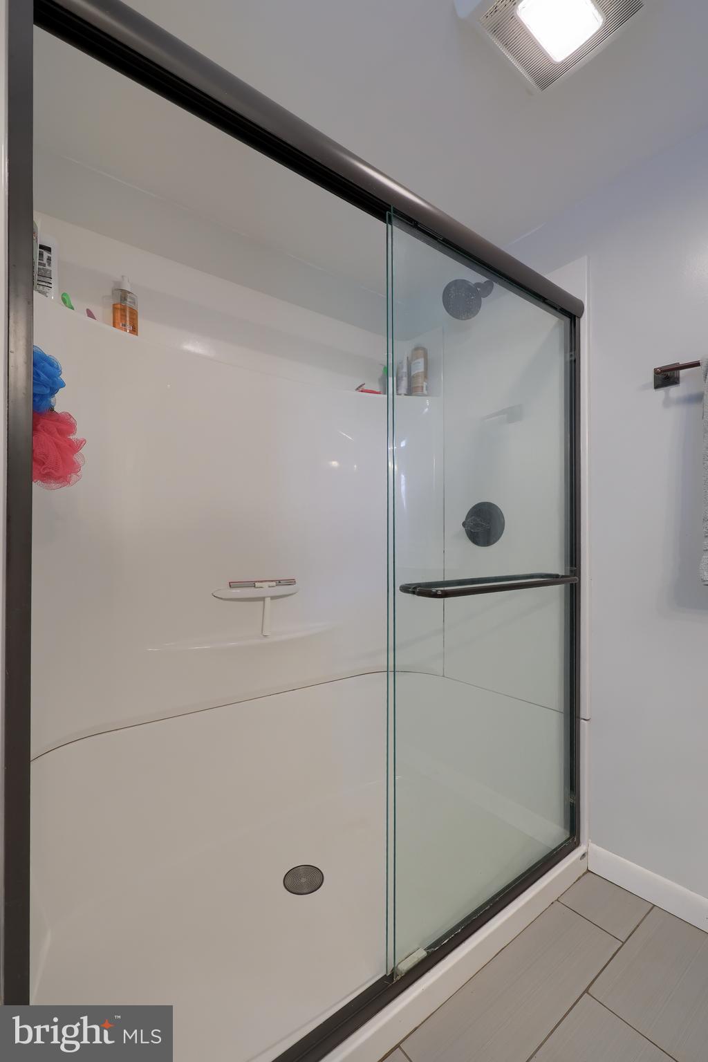 2033 Robindale Avenue Lancaster, PA 17601 - Photo 25 of 47 a bathroom with a shower