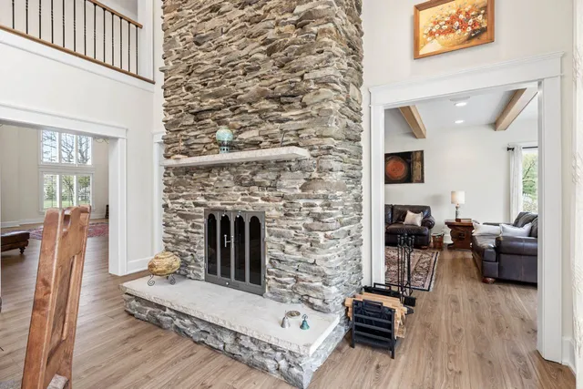 $2,349,000 | 10 Old Hart Road, Barrington Hills, IL 60010