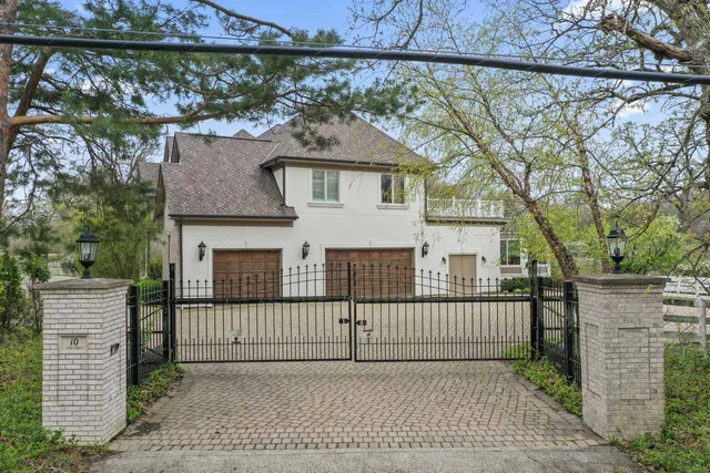 $2,349,000 | 10 Old Hart Road, Barrington Hills, IL 60010