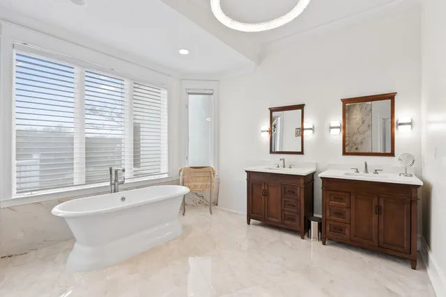 $2,349,000 | 10 Old Hart Road, Barrington Hills, IL 60010