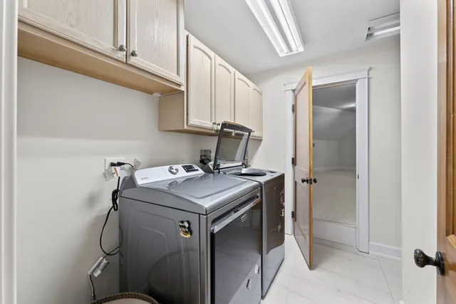 $2,349,000 | 10 Old Hart Road, Barrington Hills, IL 60010