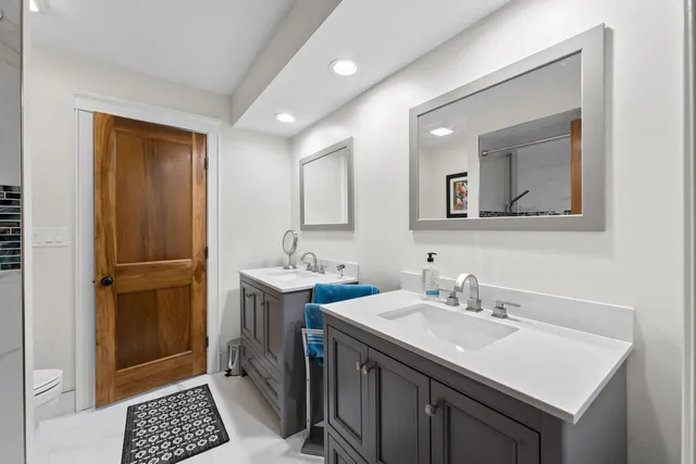 $2,349,000 | 10 Old Hart Road, Barrington Hills, IL 60010