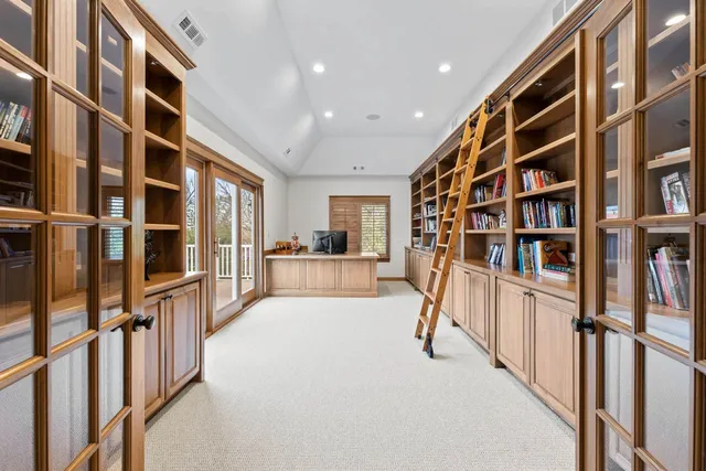 $2,349,000 | 10 Old Hart Road, Barrington Hills, IL 60010