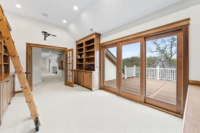 $2,349,000 | 10 Old Hart Road, Barrington Hills, IL 60010