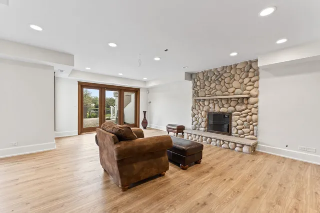 $2,349,000 | 10 Old Hart Road, Barrington Hills, IL 60010