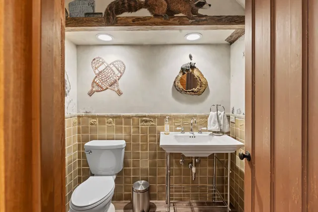 $2,349,000 | 10 Old Hart Road, Barrington Hills, IL 60010