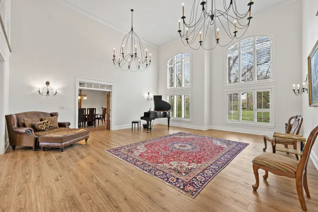 $2,349,000 | 10 Old Hart Road, Barrington Hills, IL 60010