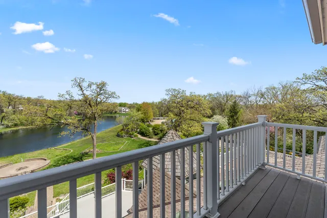 $2,349,000 | 10 Old Hart Road, Barrington Hills, IL 60010