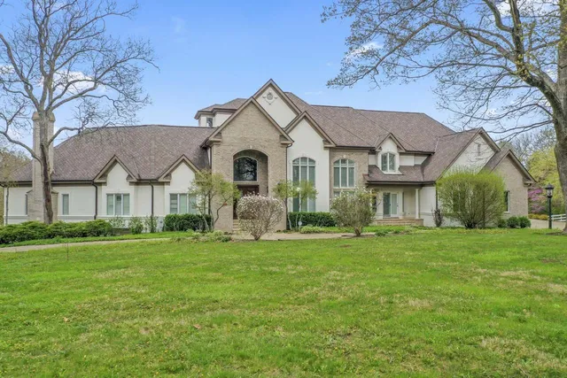 $2,349,000 | 10 Old Hart Road, Barrington Hills, IL 60010