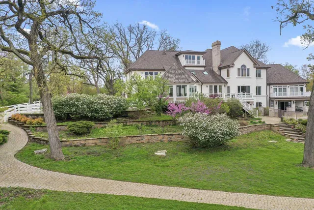 $2,349,000 | 10 Old Hart Road, Barrington Hills, IL 60010