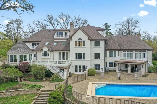 $2,349,000 | 10 Old Hart Road, Barrington Hills, IL 60010