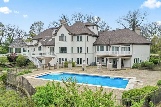 $2,349,000 | 10 Old Hart Road, Barrington Hills, IL 60010