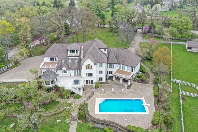 $2,349,000 | 10 Old Hart Road, Barrington Hills, IL 60010