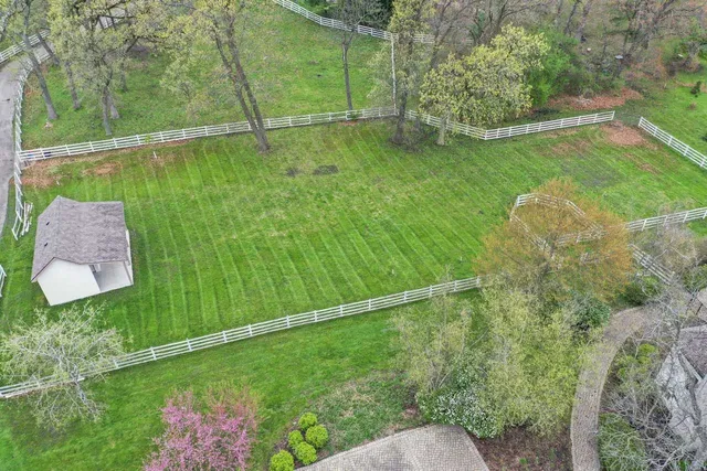 $2,349,000 | 10 Old Hart Road, Barrington Hills, IL 60010