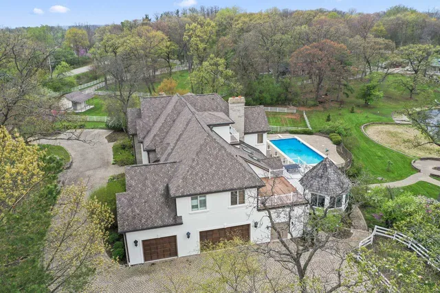 $2,349,000 | 10 Old Hart Road, Barrington Hills, IL 60010