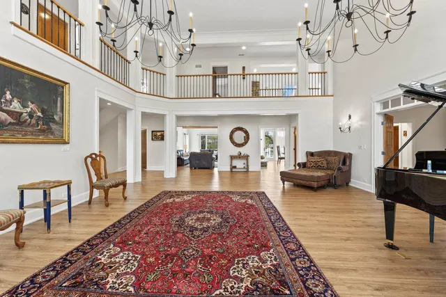 $2,349,000 | 10 Old Hart Road, Barrington Hills, IL 60010