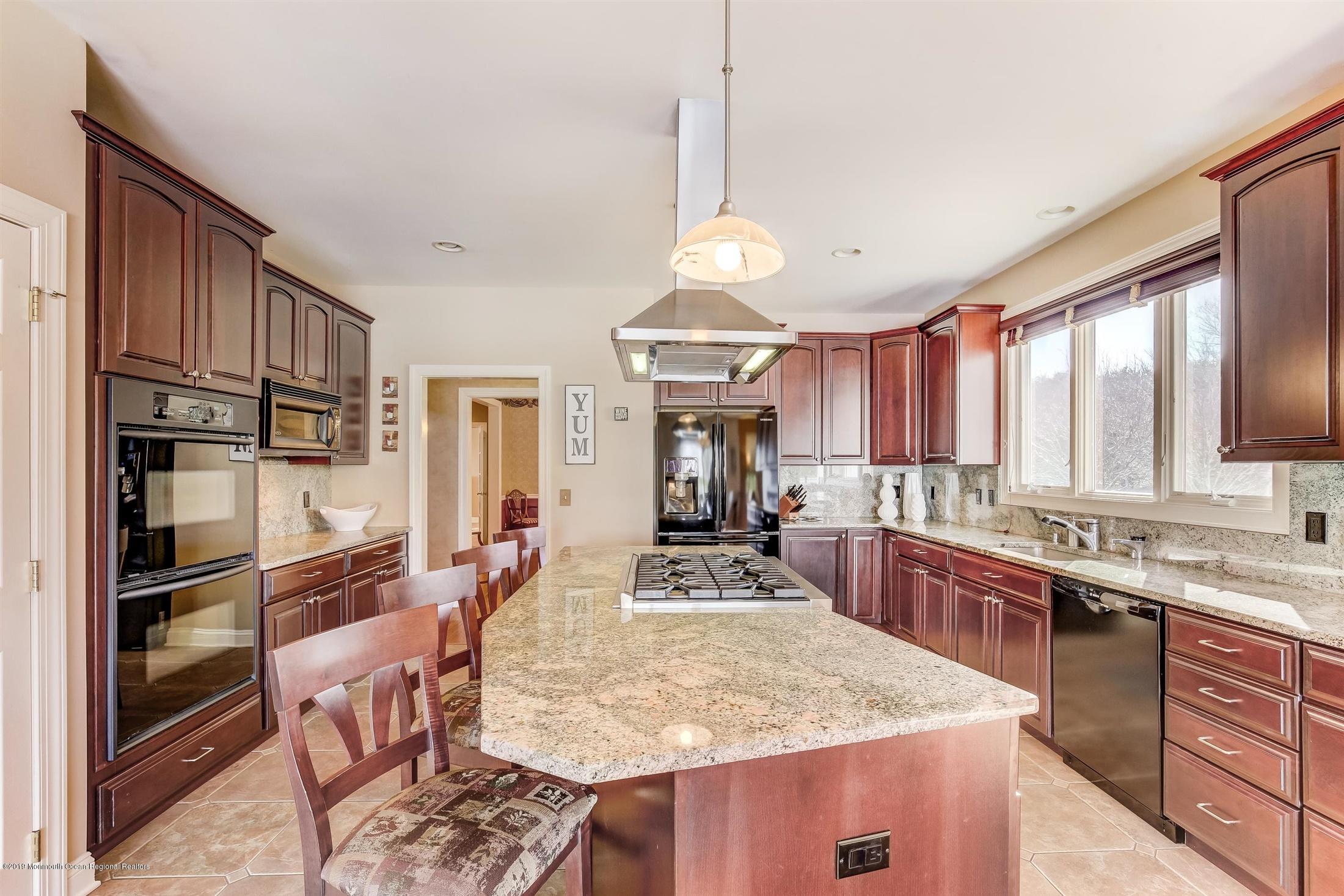 20 Trinity Place Freehold, NJ 07728 - Photo 13 of 51 21-Kitchen