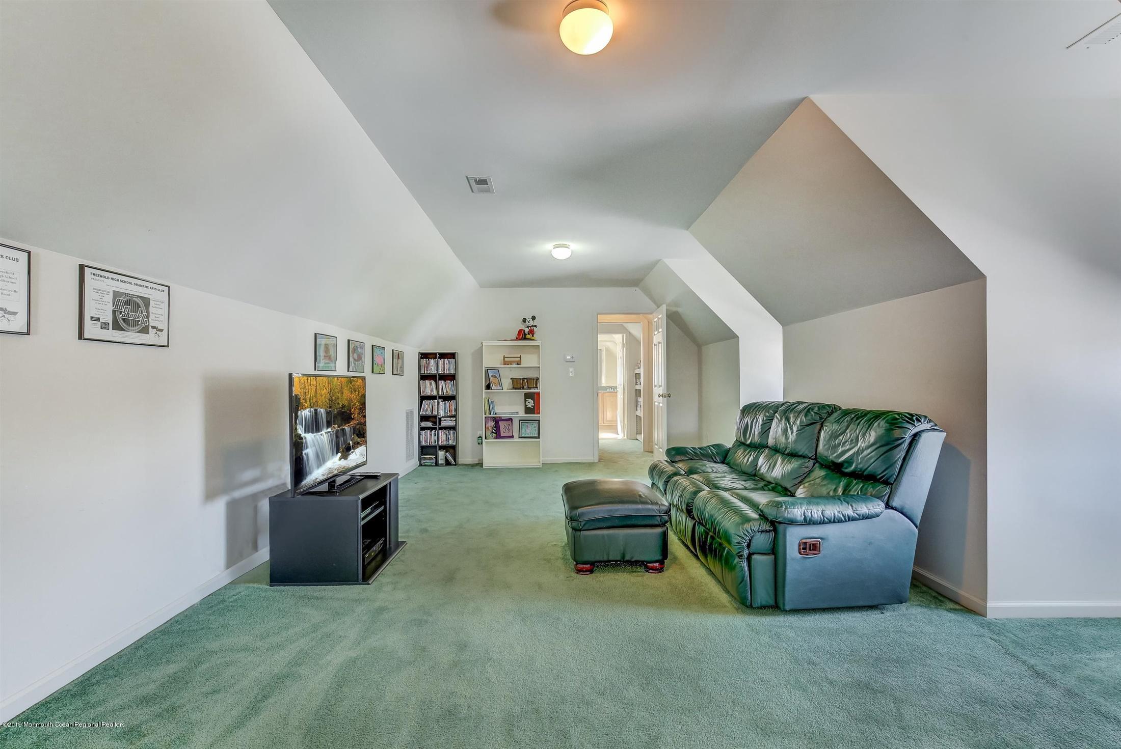 20 Trinity Place Freehold, NJ 07728 - Photo 22 of 51 40-Bedroom