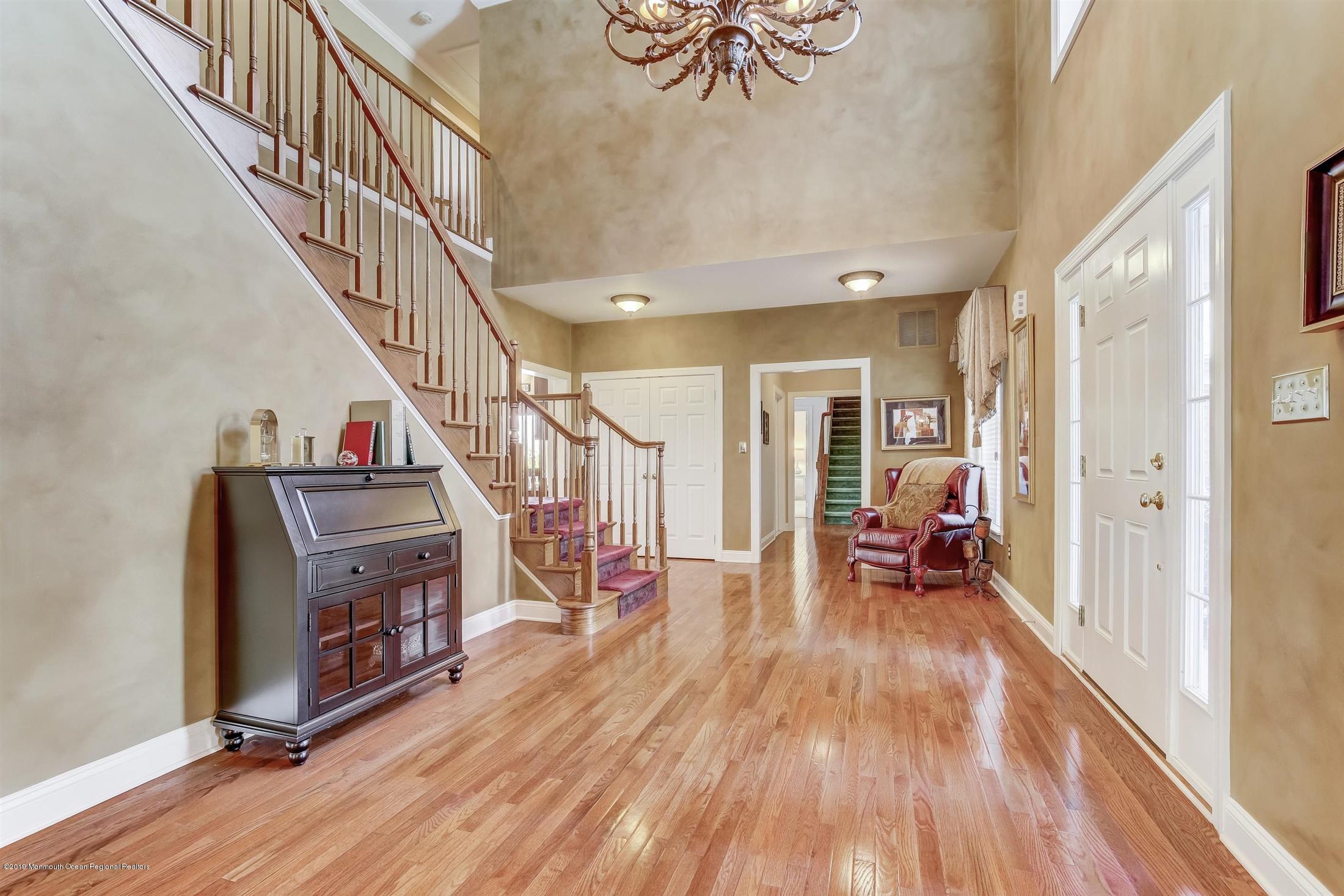 20 Trinity Place Freehold, NJ 07728 - Photo 3 of 51 10-Foyer