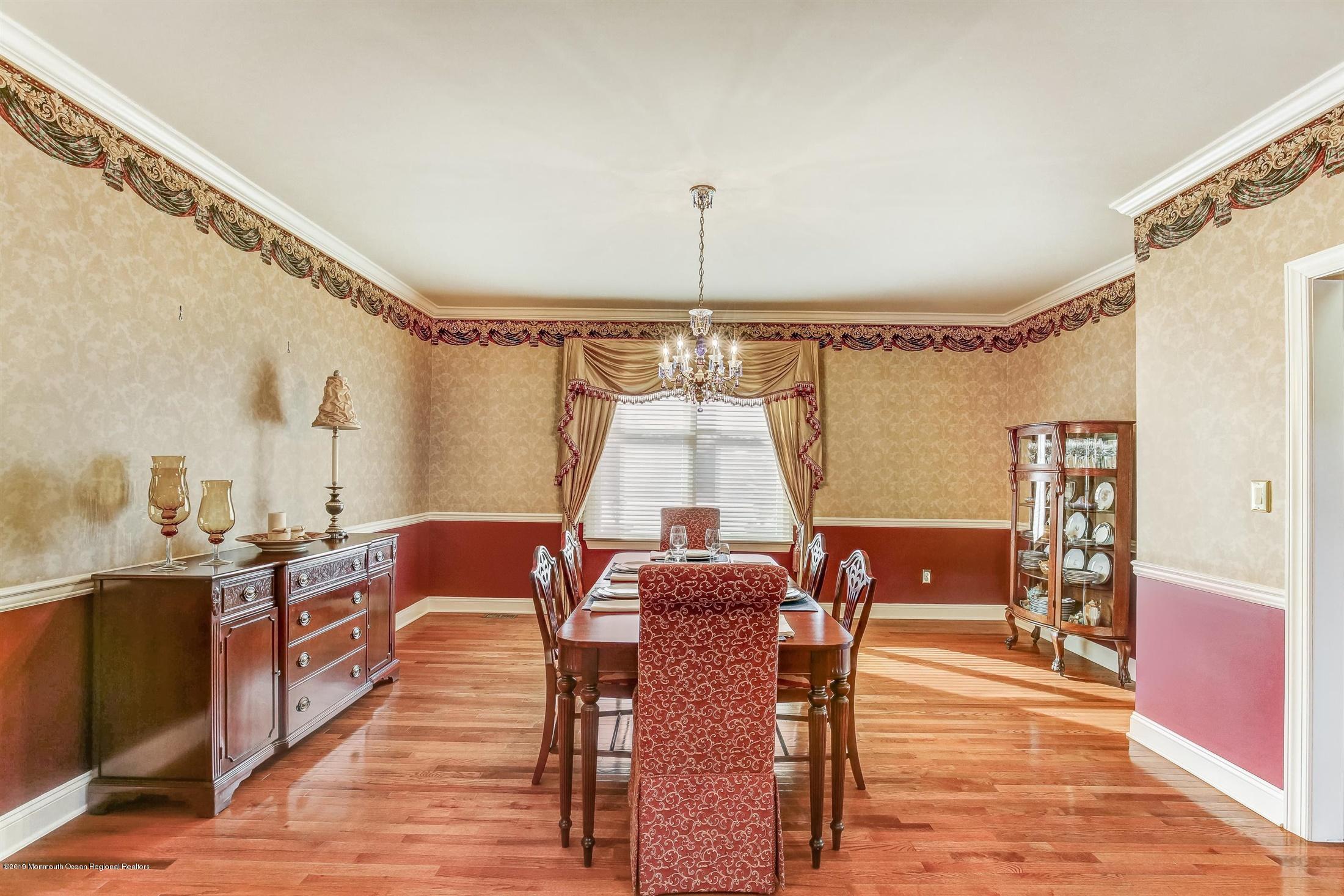 20 Trinity Place Freehold, NJ 07728 - Photo 10 of 51 34-Dining Room