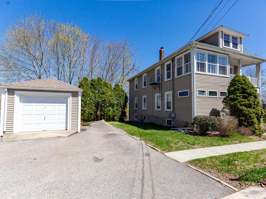 401 Old River Road Lincoln, RI 02838 - Photo 3 of 50 Gallery Image 3