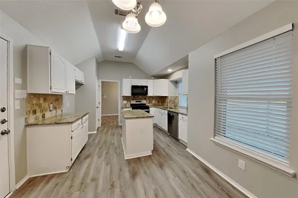 $2,325 | 6913 Brandford Road, Rowlett, TX 75089