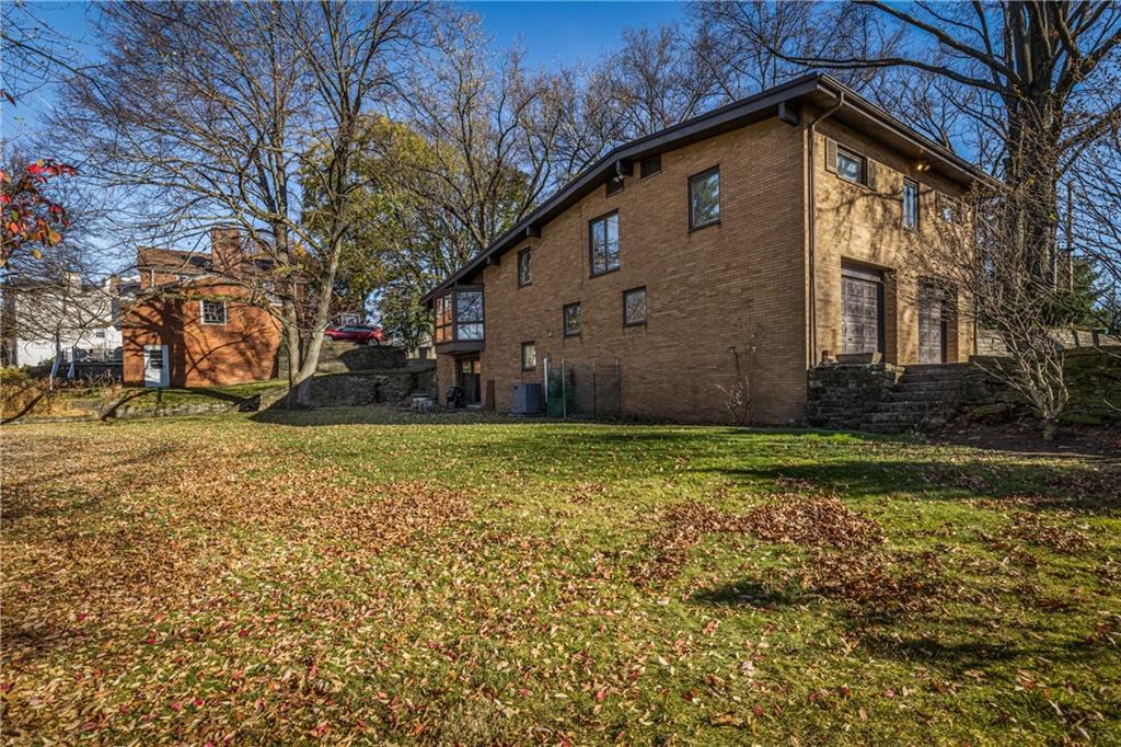 38 Churchill Road Pittsburgh, PA 15235 - Photo 3 of 25 Gallery Image 3