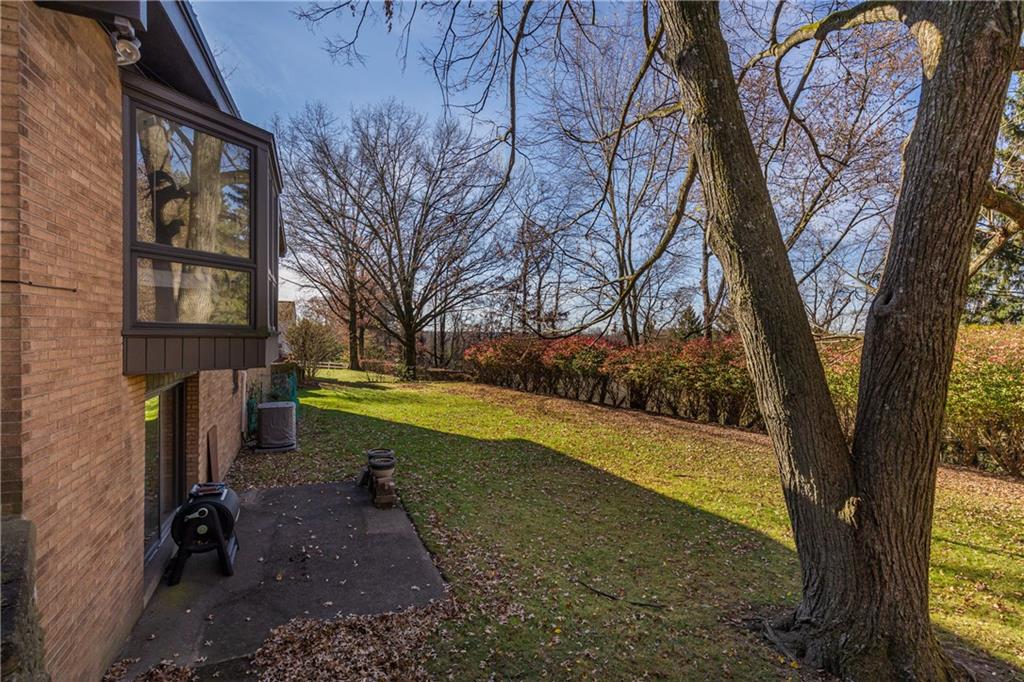 38 Churchill Road Pittsburgh, PA 15235 - Photo 4 of 25 Gallery Image 4